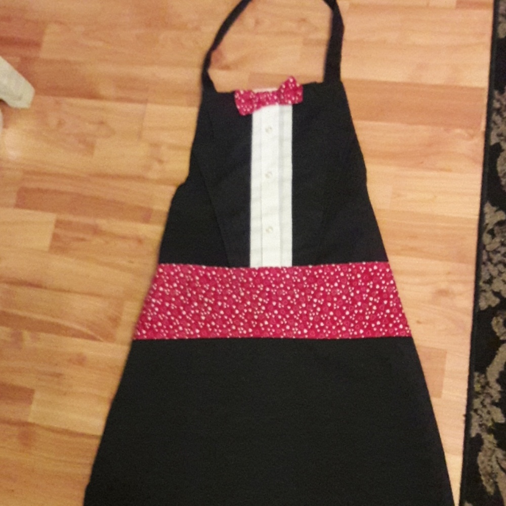 SOO CUTE LITTLE APRON !